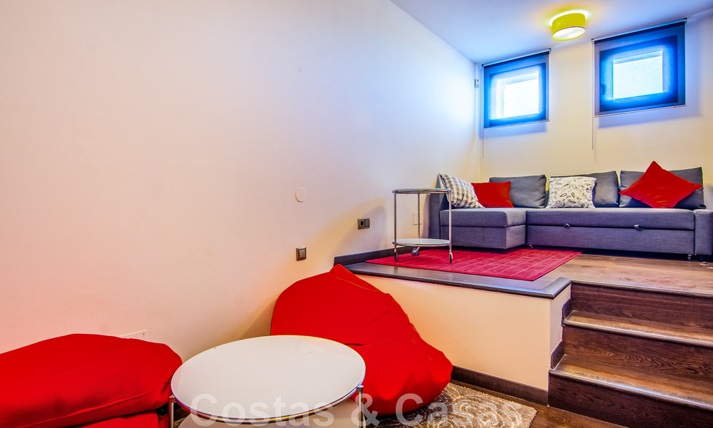 Villa individuelle à vendre en position élevée, avec vue panoramique sur la montagne et la mer, dans une urbanisation exclusive de Marbella Est 46983