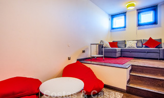 Villa individuelle à vendre en position élevée, avec vue panoramique sur la montagne et la mer, dans une urbanisation exclusive de Marbella Est 46983 