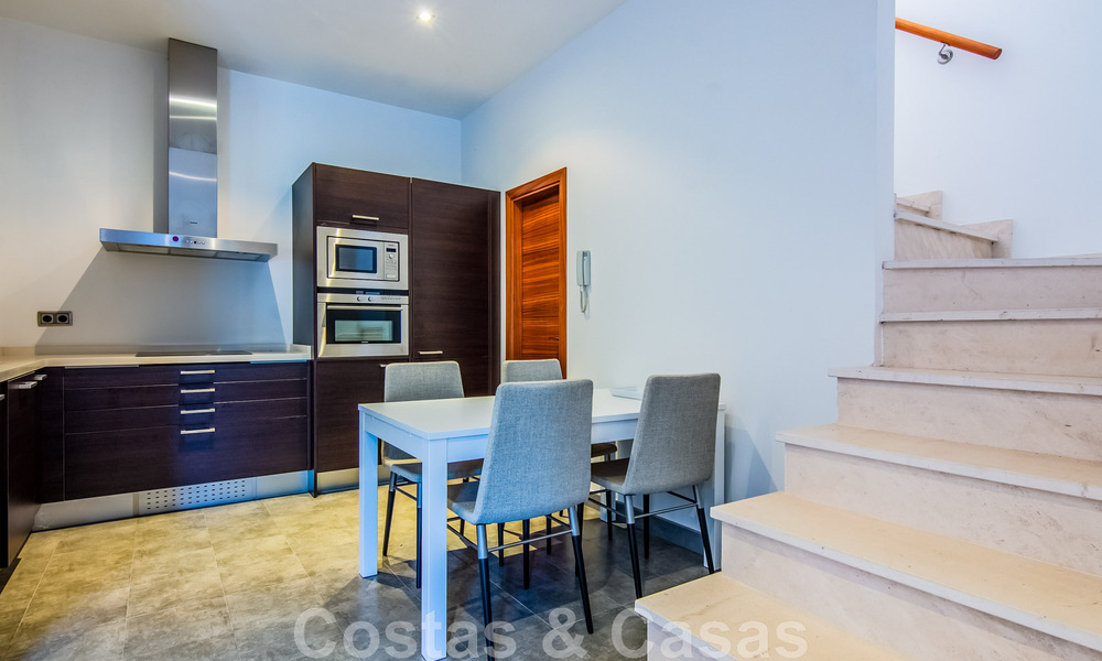 Villa individuelle à vendre en position élevée, avec vue panoramique sur la montagne et la mer, dans une urbanisation exclusive de Marbella Est 46993