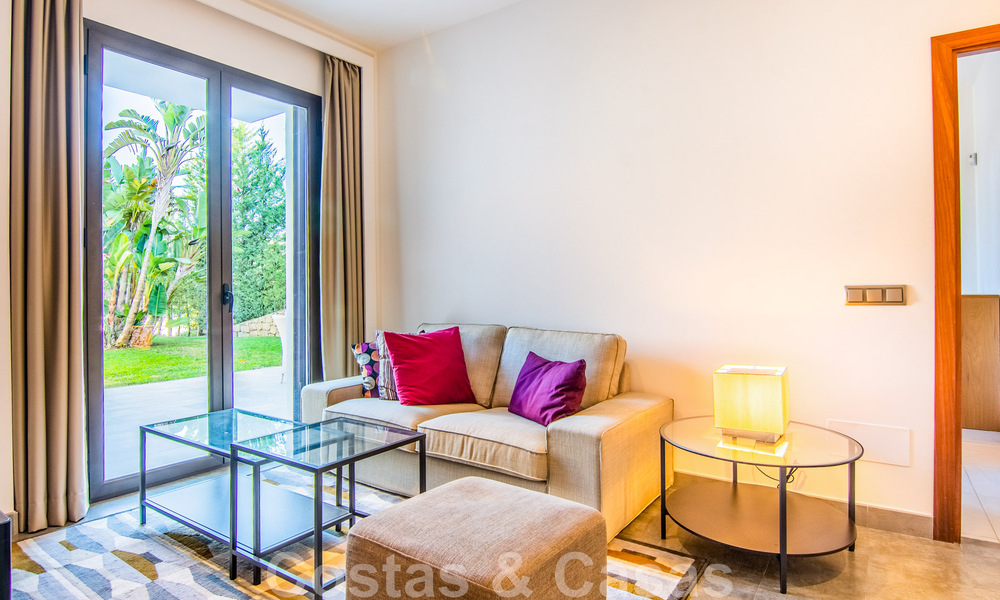 Villa individuelle à vendre en position élevée, avec vue panoramique sur la montagne et la mer, dans une urbanisation exclusive de Marbella Est 46995