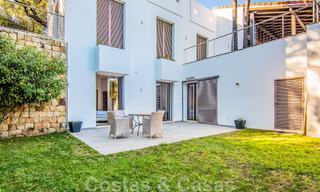 Villa individuelle à vendre en position élevée, avec vue panoramique sur la montagne et la mer, dans une urbanisation exclusive de Marbella Est 46998 