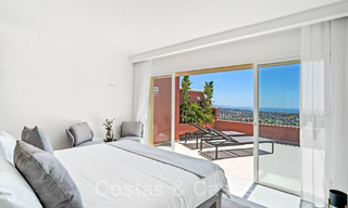 Penthouse moderne et rénové de 4 chambres à vendre avec une vue sublime sur la mer dans une communauté fermée à Benahavis - Marbella 47134 