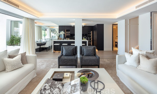 Penthouse contemporain rénové à vendre avec vue sur la mer à Puente Romano, au cœur de la Golden Mile, Marbella 46870 