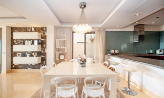 Appartement de luxe très spacieux, lumineux et moderne de 3 chambres à coucher à vendre avec vue imprenable sur la mer à Marbella - Benahavis 46828 
