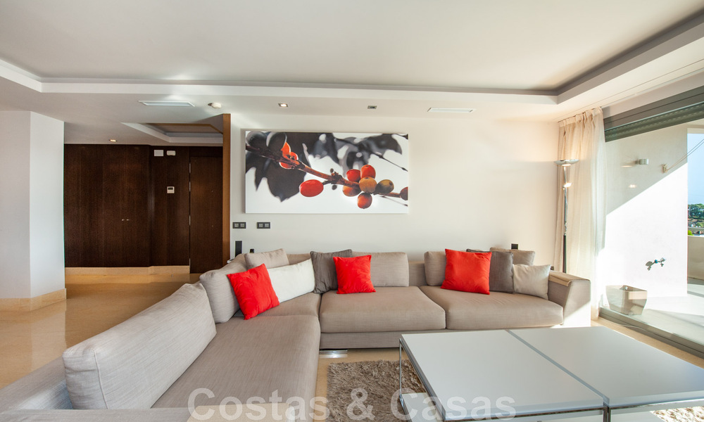 Appartement de luxe très spacieux, lumineux et moderne de 3 chambres à coucher à vendre avec vue imprenable sur la mer à Marbella - Benahavis 46836