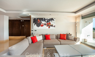 Appartement de luxe très spacieux, lumineux et moderne de 3 chambres à coucher à vendre avec vue imprenable sur la mer à Marbella - Benahavis 46836 