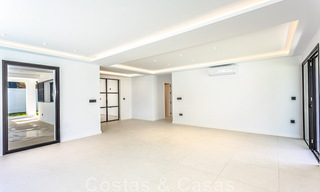 Belle villa de plain-pied à vendre, à distance de marche de la plage d'Elviria, à l'est du centre de Marbella 46890 