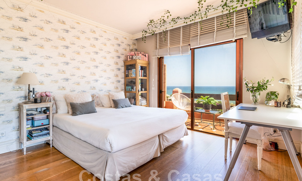 Penthouse à vendre dans une urbanisation en première ligne de plage avec vue sur la mer à l'est de Marbella 46916