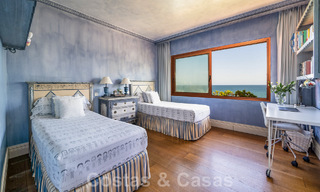 Penthouse à vendre dans une urbanisation en première ligne de plage avec vue sur la mer à l'est de Marbella 46920 
