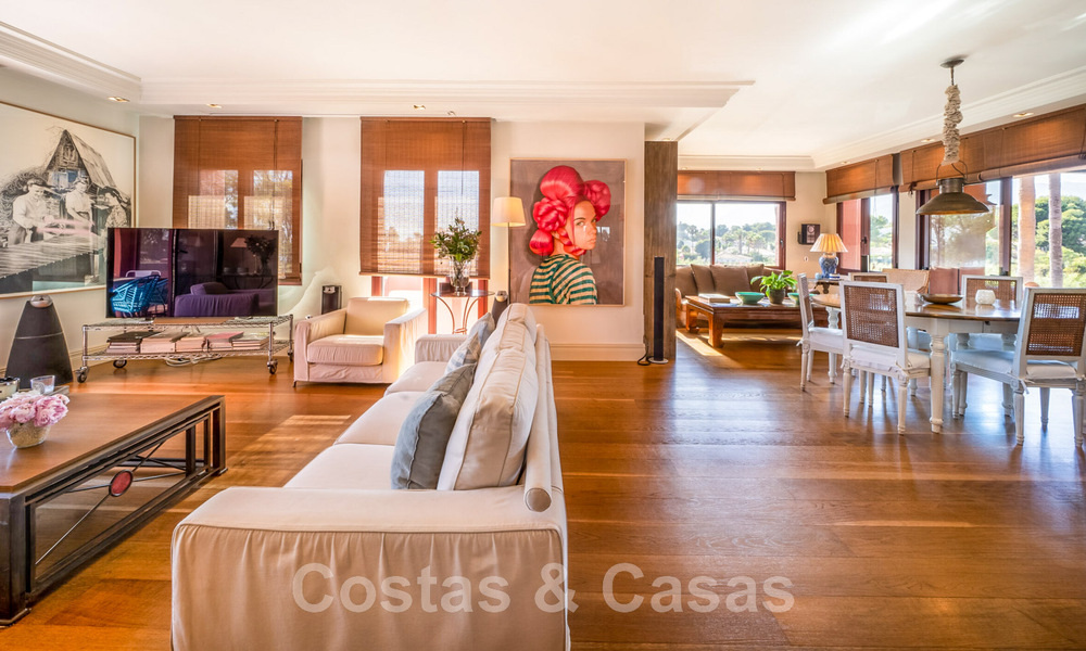 Penthouse à vendre dans une urbanisation en première ligne de plage avec vue sur la mer à l'est de Marbella 46922