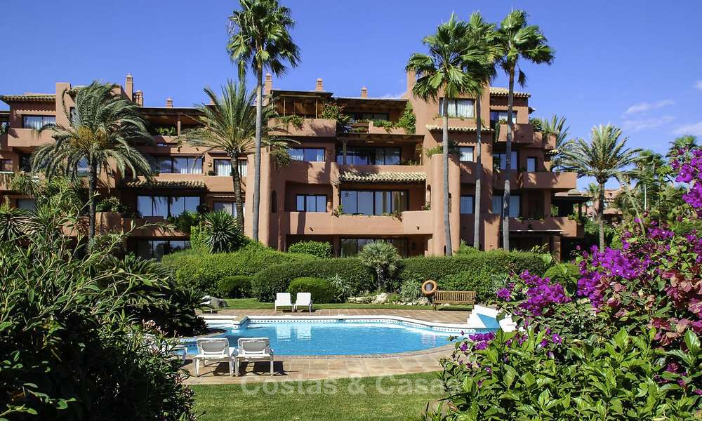 Penthouse à vendre dans une urbanisation en première ligne de plage avec vue sur la mer à l'est de Marbella 46936