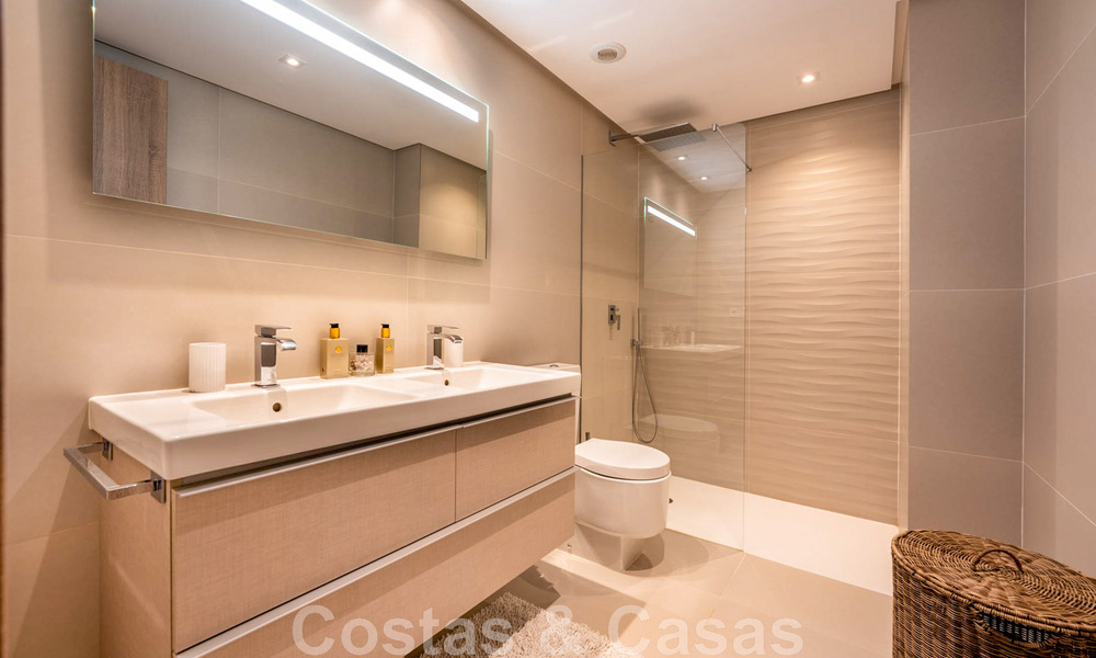 Appartement de rez-de-chaussée surélevé, prêt à être emménagé, à vendre avec vue panoramique sur la vallée et la mer dans un quartier exclusif de Benahavis - Marbella 47034