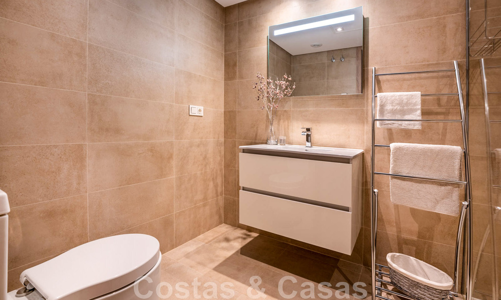 Appartement de rez-de-chaussée surélevé, prêt à être emménagé, à vendre avec vue panoramique sur la vallée et la mer dans un quartier exclusif de Benahavis - Marbella 47035