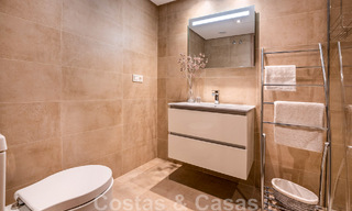 Appartement de rez-de-chaussée surélevé, prêt à être emménagé, à vendre avec vue panoramique sur la vallée et la mer dans un quartier exclusif de Benahavis - Marbella 47035 