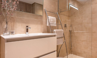 Appartement de rez-de-chaussée surélevé, prêt à être emménagé, à vendre avec vue panoramique sur la vallée et la mer dans un quartier exclusif de Benahavis - Marbella 47036 