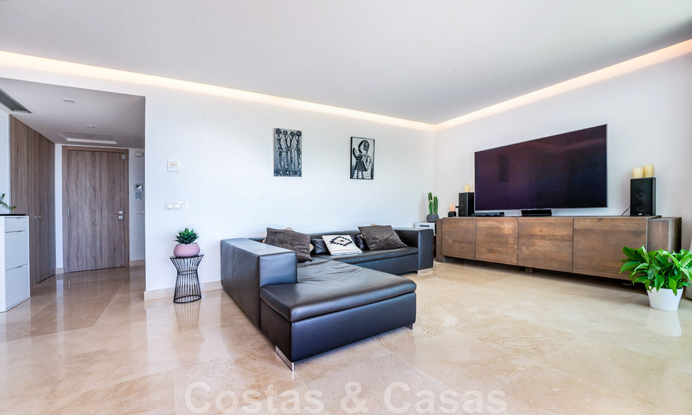 Appartement de rez-de-chaussée surélevé, prêt à être emménagé, à vendre avec vue panoramique sur la vallée et la mer dans un quartier exclusif de Benahavis - Marbella 47037