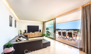 Appartement de rez-de-chaussée surélevé, prêt à être emménagé, à vendre avec vue panoramique sur la vallée et la mer dans un quartier exclusif de Benahavis - Marbella 47038