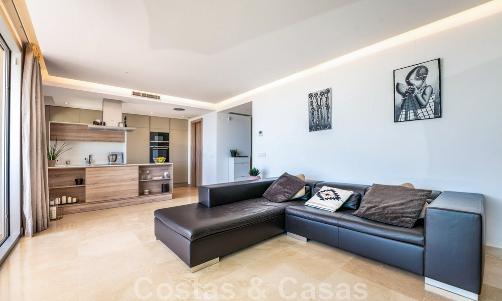 Appartement de rez-de-chaussée surélevé, prêt à être emménagé, à vendre avec vue panoramique sur la vallée et la mer dans un quartier exclusif de Benahavis - Marbella 47039
