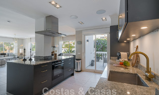 CharmChrmante villa de luxe contemporaine rénovée à vendre à distance de marche de toutes les commodités à Nueva Andalucia - Marbella 47118 