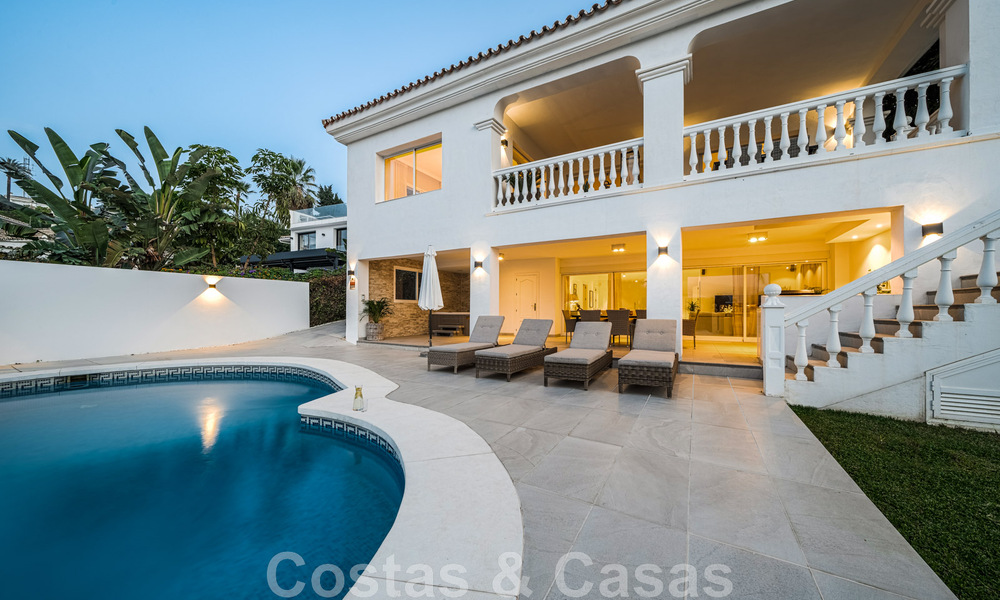 CharmChrmante villa de luxe contemporaine rénovée à vendre à distance de marche de toutes les commodités à Nueva Andalucia - Marbella 47126