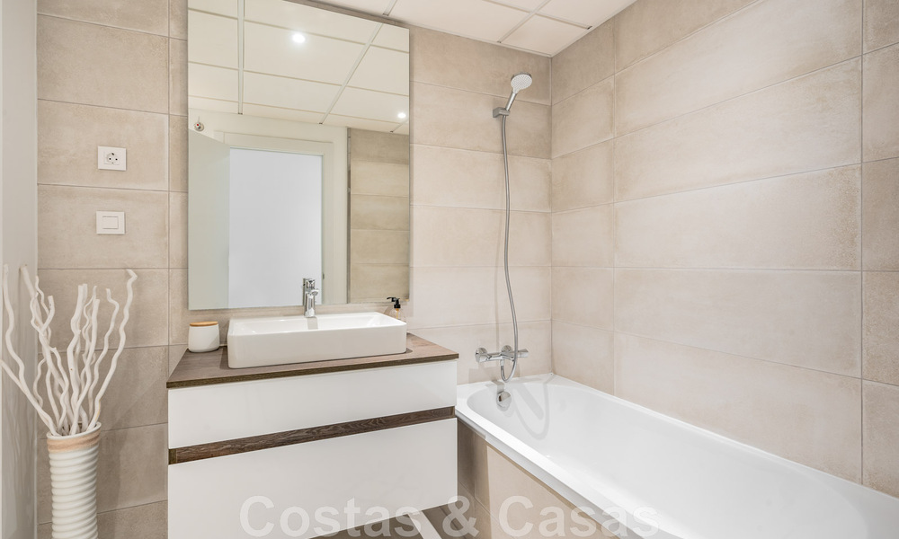 Appartement contemporain à vendre avec jardin privé sur le très convoité New Golden Mile, entre Marbella et Estepona 47158