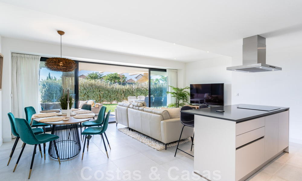 Appartement contemporain à vendre avec jardin privé sur le très convoité New Golden Mile, entre Marbella et Estepona 47161