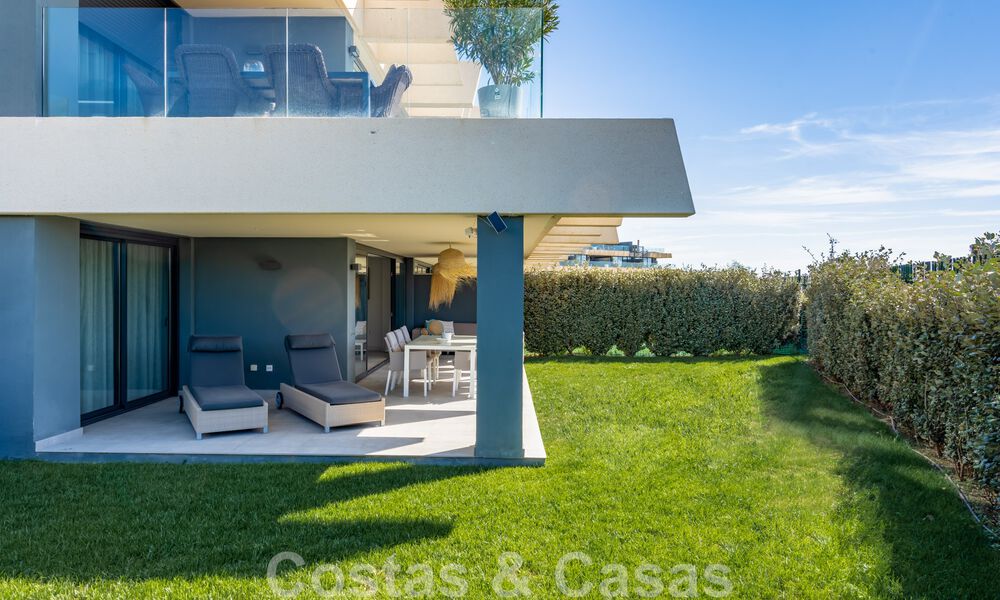 Appartement contemporain à vendre avec jardin privé sur le très convoité New Golden Mile, entre Marbella et Estepona 47168