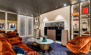 Villa moderne à vendre, prête à être emménagée, décorée par Tom Ford, avec vue panoramique sur la mer, proche de toutes les commodités, au cœur de Nueva Andalucia, Marbella 47207 