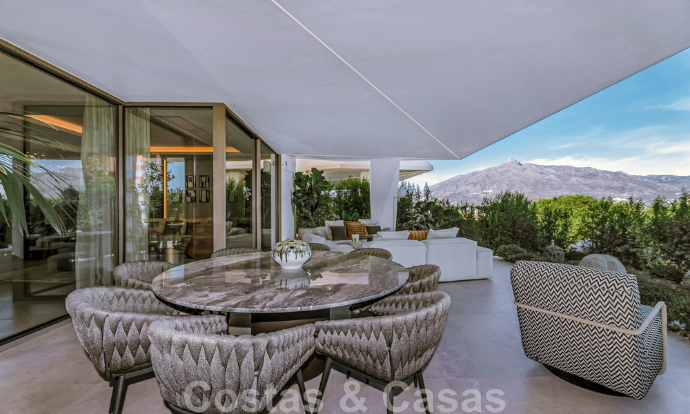 Villa moderne à vendre, prête à être emménagée, décorée par Tom Ford, avec vue panoramique sur la mer, proche de toutes les commodités, au cœur de Nueva Andalucia, Marbella 47210