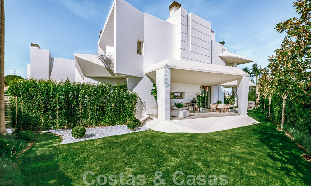 Villa moderne à vendre, prête à être emménagée, décorée par Tom Ford, avec vue panoramique sur la mer, proche de toutes les commodités, au cœur de Nueva Andalucia, Marbella 47211