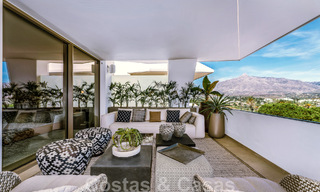 Villa moderne à vendre, prête à être emménagée, décorée par Tom Ford, avec vue panoramique sur la mer, proche de toutes les commodités, au cœur de Nueva Andalucia, Marbella 47212 