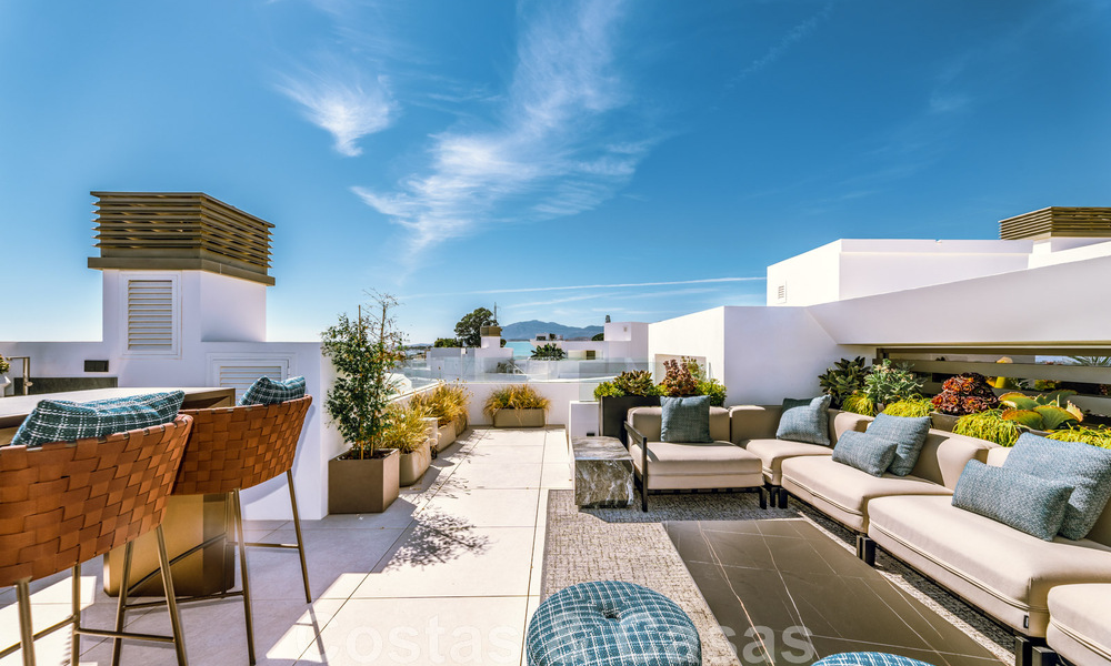 Villa moderne à vendre, prête à être emménagée, décorée par Tom Ford, avec vue panoramique sur la mer, proche de toutes les commodités, au cœur de Nueva Andalucia, Marbella 47214