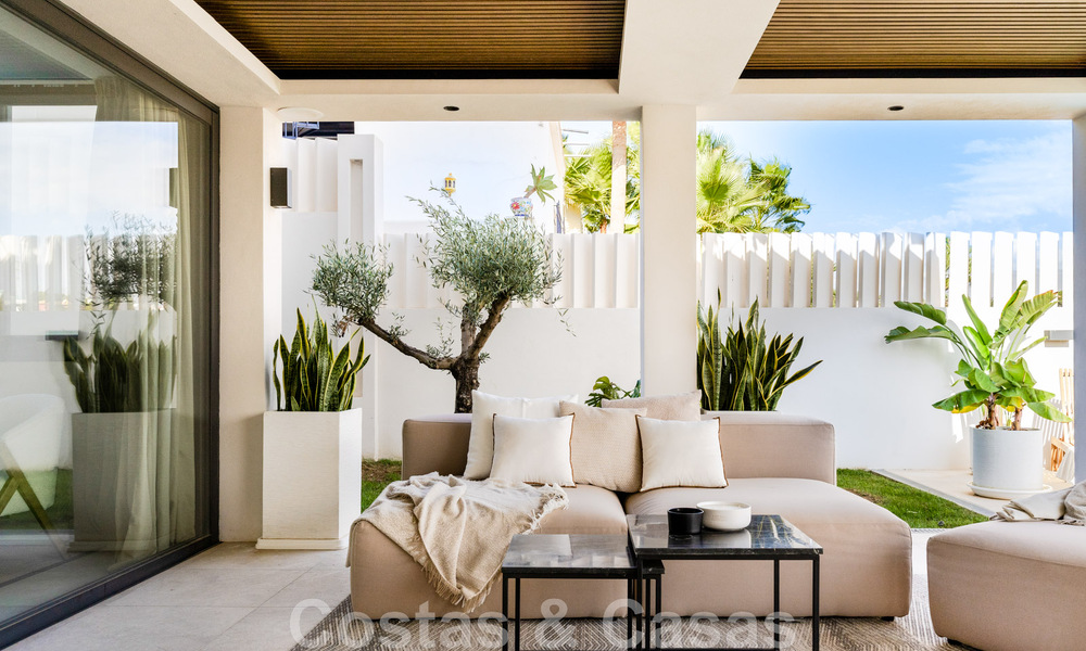 Nouvelle! Villa unique à vendre, avec des espaces extérieurs accueillants et des vues panoramiques à Nueva Andalucia, Marbella 47566