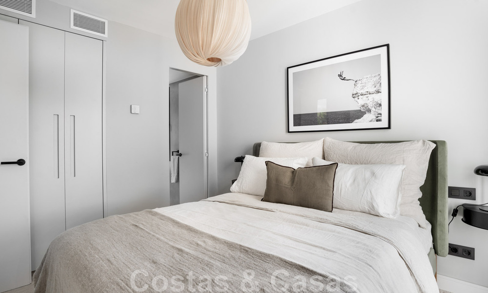 Nouvelle! Villa unique à vendre, avec des espaces extérieurs accueillants et des vues panoramiques à Nueva Andalucia, Marbella 47574