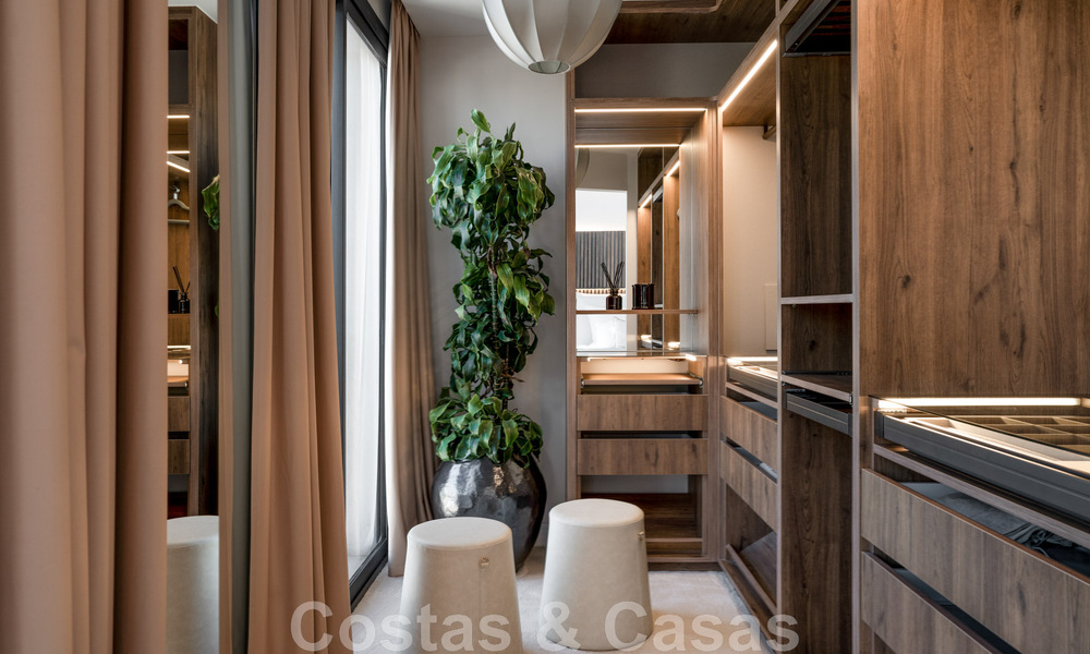 Nouvelle! Villa unique à vendre, avec des espaces extérieurs accueillants et des vues panoramiques à Nueva Andalucia, Marbella 47576