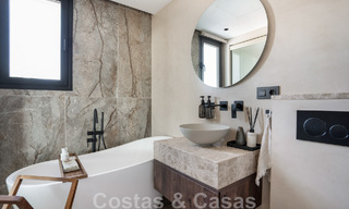 Nouvelle! Villa unique à vendre, avec des espaces extérieurs accueillants et des vues panoramiques à Nueva Andalucia, Marbella 47578 