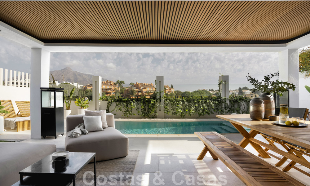 Nouvelle! Villa unique à vendre, avec des espaces extérieurs accueillants et des vues panoramiques à Nueva Andalucia, Marbella 47587