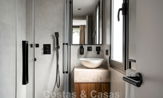 Nouvelle! Villa unique à vendre, avec des espaces extérieurs accueillants et des vues panoramiques à Nueva Andalucia, Marbella 47594 