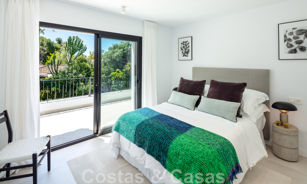 Villa de charme sophistiquée, prête à être emménagée, à vendre à distance de marche du très recherché Puerto Banus et de la plage de San Pedro, à Marbella 47397