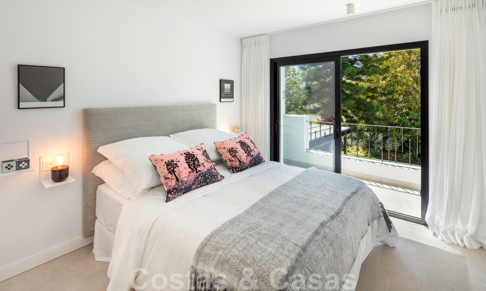 Villa de charme sophistiquée, prête à être emménagée, à vendre à distance de marche du très recherché Puerto Banus et de la plage de San Pedro, à Marbella 47399