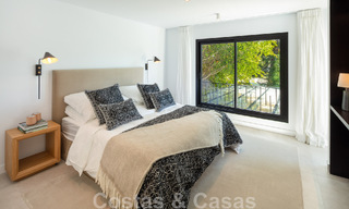 Villa de charme sophistiquée, prête à être emménagée, à vendre à distance de marche du très recherché Puerto Banus et de la plage de San Pedro, à Marbella 47404 