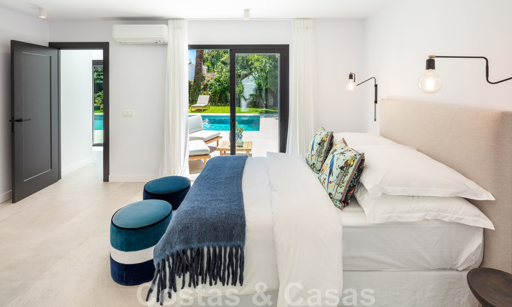 Villa de charme sophistiquée, prête à être emménagée, à vendre à distance de marche du très recherché Puerto Banus et de la plage de San Pedro, à Marbella 47405