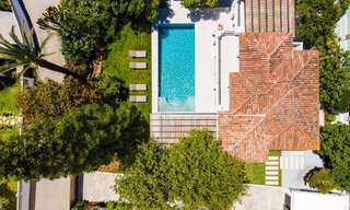 Villa de charme sophistiquée, prête à être emménagée, à vendre à distance de marche du très recherché Puerto Banus et de la plage de San Pedro, à Marbella 47407 