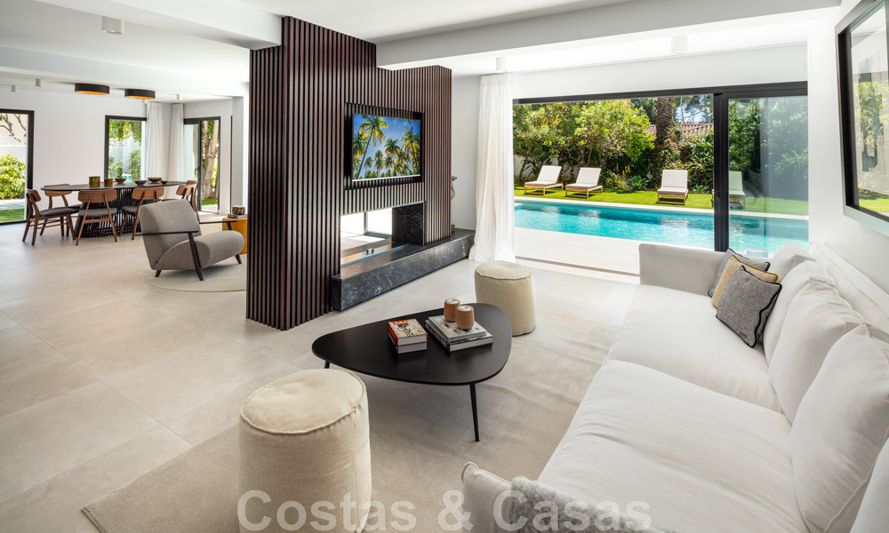 Villa de charme sophistiquée, prête à être emménagée, à vendre à distance de marche du très recherché Puerto Banus et de la plage de San Pedro, à Marbella 47408