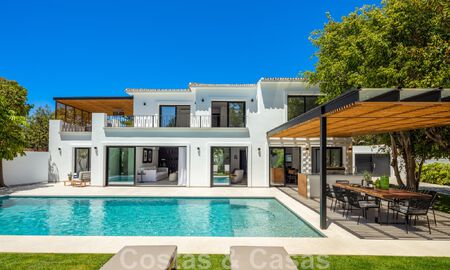 Villa de charme sophistiquée, prête à être emménagée, à vendre à distance de marche du très recherché Puerto Banus et de la plage de San Pedro, à Marbella 47411