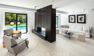 Villa de charme sophistiquée, prête à être emménagée, à vendre à distance de marche du très recherché Puerto Banus et de la plage de San Pedro, à Marbella 47413 