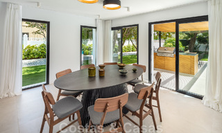 Villa de charme sophistiquée, prête à être emménagée, à vendre à distance de marche du très recherché Puerto Banus et de la plage de San Pedro, à Marbella 47414 