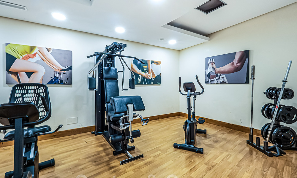 Penthouse moderne de 3 chambres à vendre, orienté sud avec vue sur la mer, dans les collines de Los Monteros, à l'est de Marbella 47426