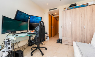 Penthouse moderne de 3 chambres à vendre, orienté sud avec vue sur la mer, dans les collines de Los Monteros, à l'est de Marbella 47442 