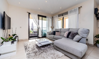 Penthouse moderne de 3 chambres à vendre, orienté sud avec vue sur la mer, dans les collines de Los Monteros, à l'est de Marbella 47451 